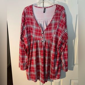 Allegrace checkered red, white & black long sleeved V neck top. Size:3X